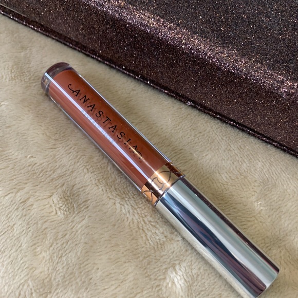 Anastasia Beverly Hills Liquid Lipstick in Weekender BNWB - Picture 2 of 7